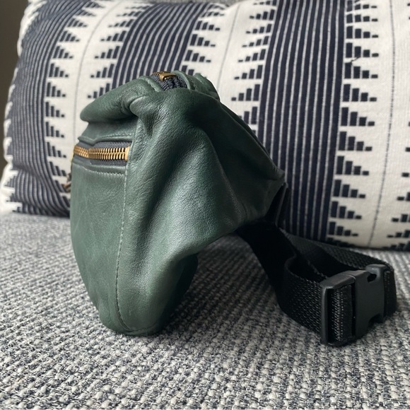 Vintage Green Leather Sling Bag - Picture 2 of 15